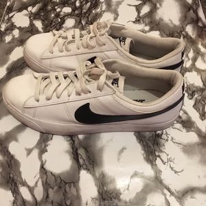 Nike SB Air Zoom Blazer Low White & Black Shoes